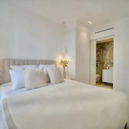 Holiday home Ref 1916 - Beautiful For Rent In *