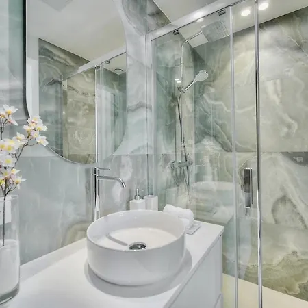 Holiday home Ref 1916 - Beautiful For Rent In Cannes